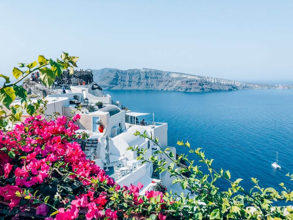 visiting Santorini on a budget