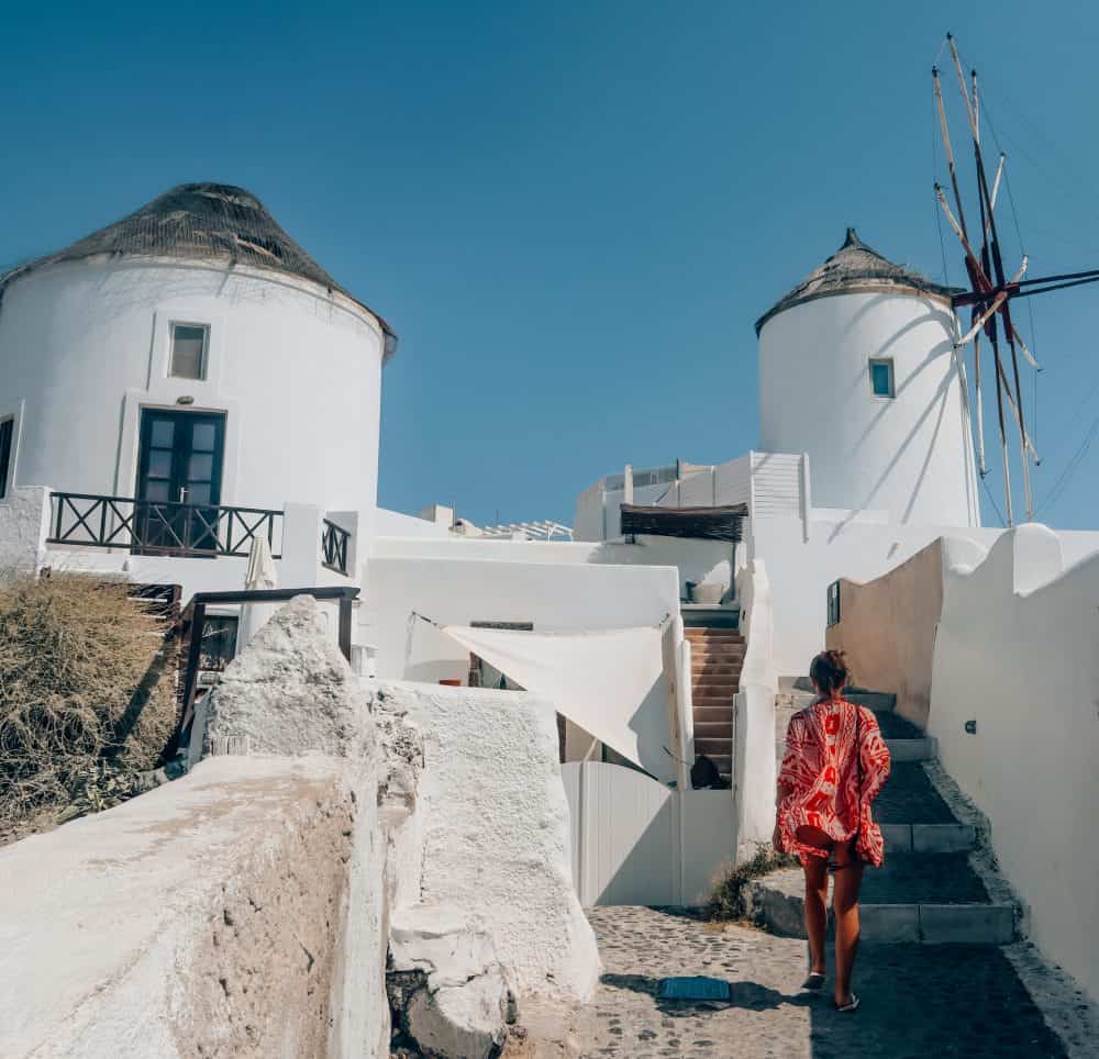 visiting Santorini on a budget