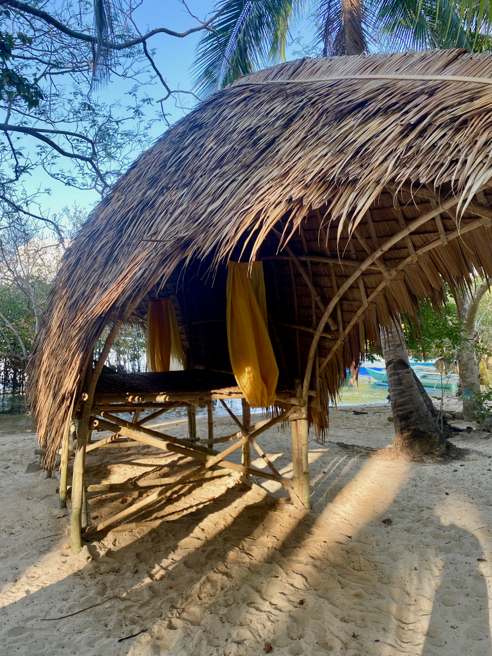 What are the sleeping arrangements like on Tao expeditions