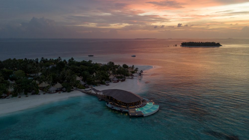 Madi Hiyaa restaurant and the new infinity pool at Banyan Tree Vabbinfaru