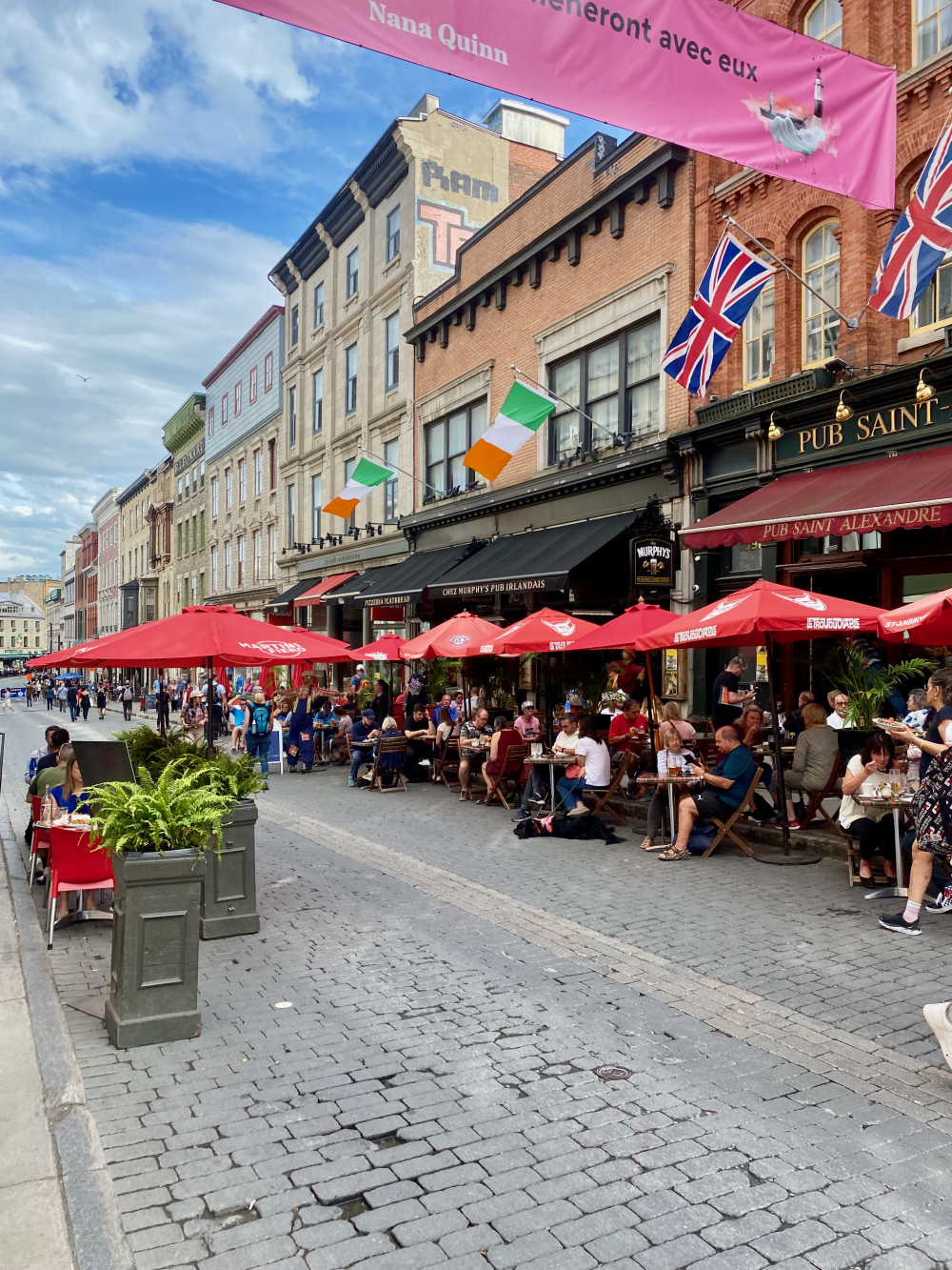 Rue Saint-Jean di Pusat Kota Québec, Kanada
