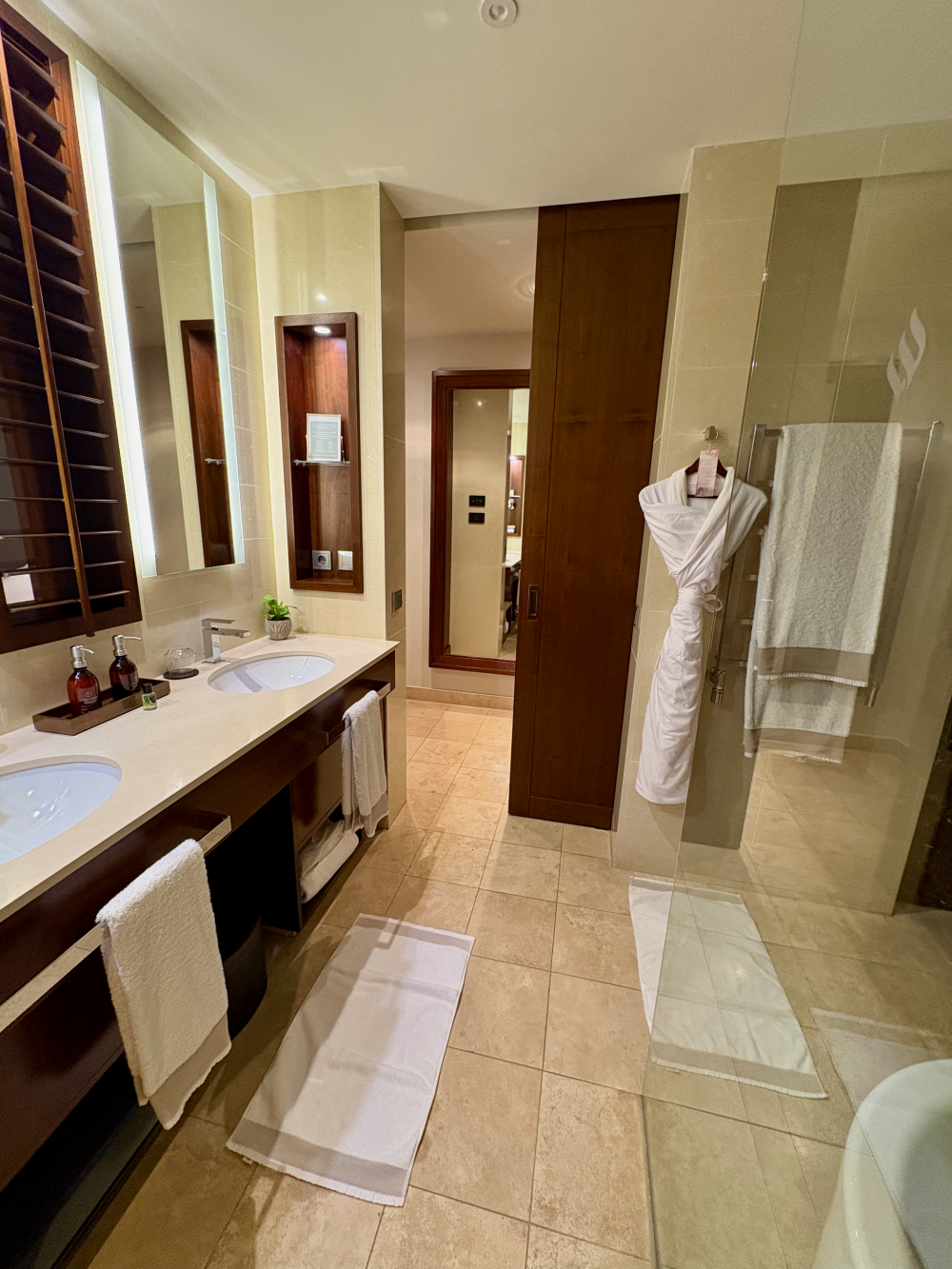 The bathroom in our Premium Room