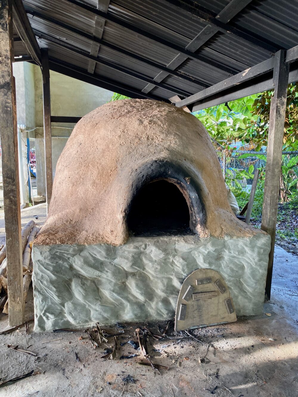 The dirt oven in Castara