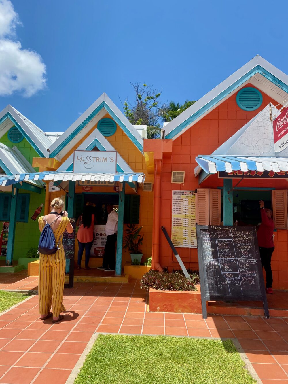 Visiting Miss Trim's for curried crab