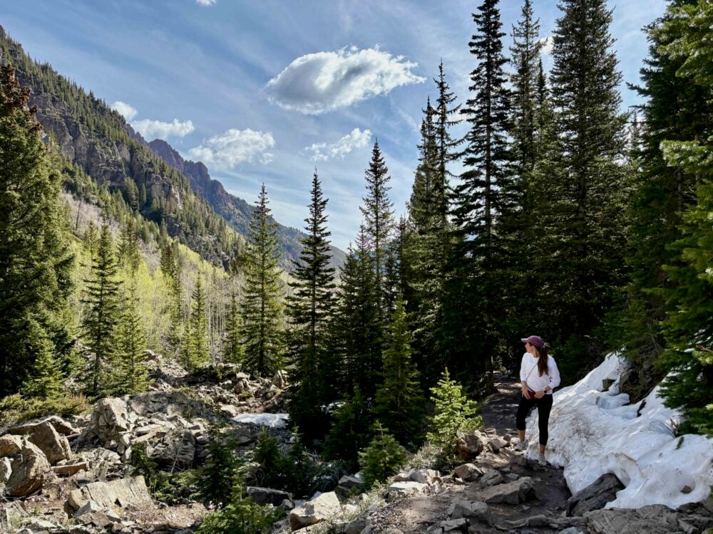 Hiking Maroon Bells in Colorado in Spring