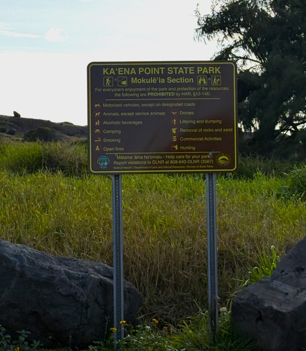 Entry sign for Ka'ena Hike
